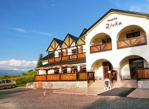 Báječná dovolenka v Nízkych Tatrách. Pobyt v penzióne Zivka s polpenziou a vstupom do wellness či celodenný vstup do aquaparku Tatralandia.