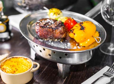 Navštívte reštauráciu El Gaucho, Argentinian Steakhouse s bohatou ponukou kvalitného hovädzieho mäsa a pochutnajte si na kvalitnom steaku. 