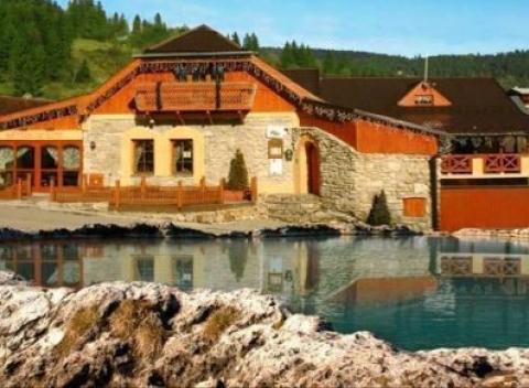 Užite si dovolenku v penzióne Kamenný Dvor, ktorý sa nachádza v malebnom prostredí kúpeľného mestečka Vyšné Ružbachy vo Vysokých Tatrách.  