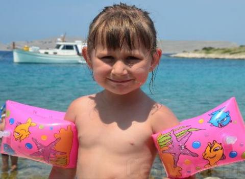 Nádherné Chorvátsko Tribunj s balíkom Aktiv alebo Happy Family s polpenziou. Vyberte si variant na osobu alebo pre celú rodinu. 