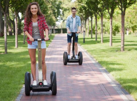 Jazda na Segway po Košiciach. Nenechajte si ujsť jazdu na tomto štýlovom dopravnom prostriedku s jednoduchým ovládaním.