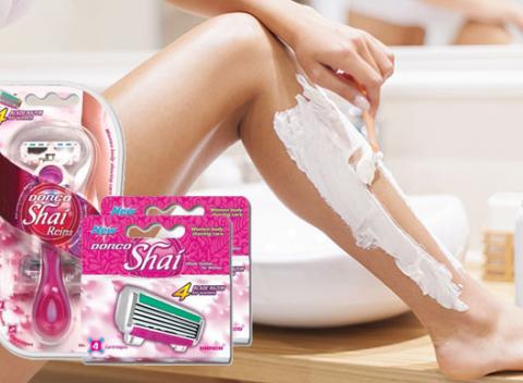 Holiaci strojček s technológiou 4 až 6 čepelí zabezpečujúcimi ľahký sklz strojčeka, dokonalé holenie pre pánov i dámy. 