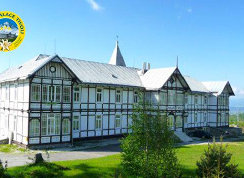 Užite si nádhernú panorámu Vysokých Tatier vo dvojici alebo s dieťaťom do 3 rokov zdarma. Romantický pobyt v Hoteli Palace Tivoli***. 