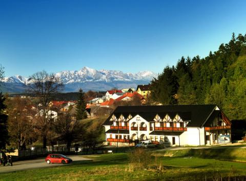 Pobyt v penzióne Zivka spojený s wellness v hoteli Alexandra*** alebo vstupom do Tatralandie v atraktívnom prostredí Liptova.