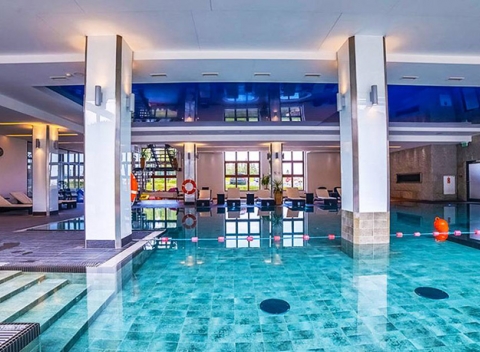 Túžite po oddychu v horách? Vyberte sa do oázy luxusu pri úpätí majestatných Tatier do rezidencie Nosalowy Dwór***** – polpenzia, wellness.