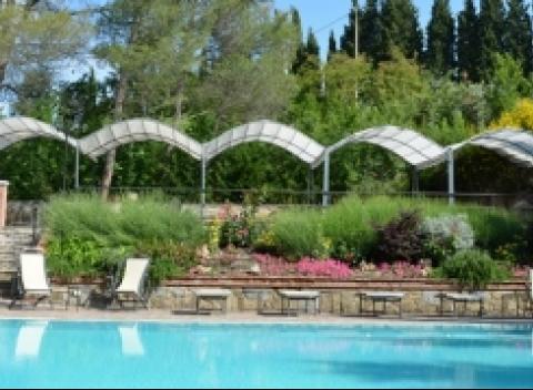 Spoznajte kúzelné Toskánsko. Jedinečná dovolenka vo Villa Schiatti *** na 4 dni pre dvoch s raňajkami, vonkajším bazénom a detským ihriskom.