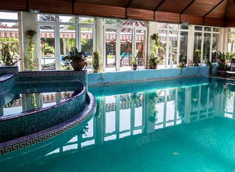 Pobyt pre dve osoby vo wellness oáze v rímskom štýle. Ubytovanie s romantickým výhľadom na Dunaj v maďarskom hoteli Duna Relax & Event****.