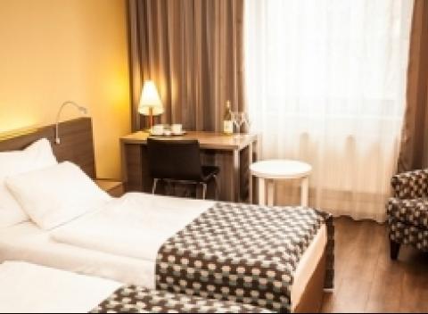 Navštívte kúzelnú Prahu s množstvom pamiatok a atrakcií. Pobyt pre dvoch a dieťa do 12r. v modernom hoteli Expo**** s bohatými raňajkami. 