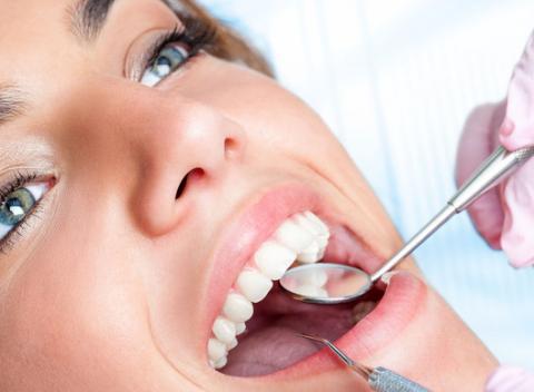 Dentálna hygiena s rýchlym objednaním v ambulancii Ansab-Dent. Kvalitné a trvanlivé ošetrenie s použitím spoľahlivých materiálov. 