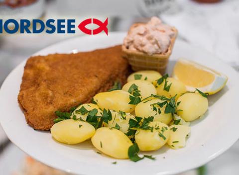 Nechajte sa zlákať výnimočnou chuťou stredomorskej kuchyne. NORDSEE vyprážaný platýz alebo tilapia so špenátom v 4 nákupných centrách.