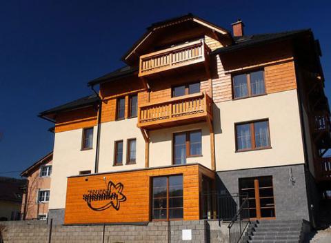 Oddych v komfortnom penzióne Sasanka v blízkosti strediska strediska SNOW PARADISE Veľká Rača. Užite si skvelé 3 dni zábavy s celou rodinou.