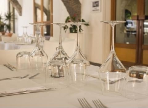 Užite si skvelú dovolenku v talianskom Toskánsku. Zažite tradičnú atmosféru mesta Brisighella s ubytovaním v hoteli La Rocca, s raňajkami.