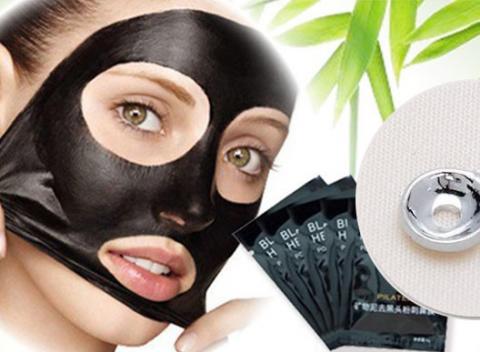 Vysoko efektívna maska obsahujúca aktívne bambusové uhlie a profesionálny nástroj dokážu s pleťou zázraky, zbavia ju všetkých nedokonalostí.