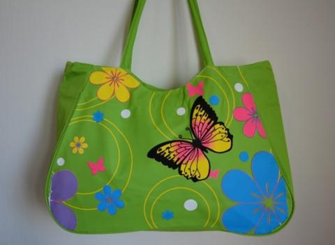 Nádherné a veľké plážové tašky. Leto je v plnom prúde.  Ponúkame až 12 druhov v rôznych farbách. Stačí si už len vybrať. 