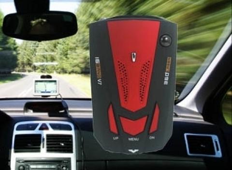 Antiradar - vždy o krok vpred. Tento antiradar dokáže rozpoznať signál radaru ešte skôr, než vám začne merať vašu aktuálnu rýchlosť.