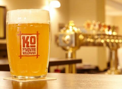 Taká dovolenka s príchuťou piva! Vyrazte na prehliadku pivovaru a navyše ubytovanie s polpenziou priamo v pivovare Kolčavka v Prahe.