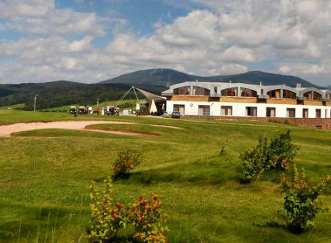 Nechajte sa rozmaznávať v luxusnom rezorte uprostred nádhernej horskej prírody. Wellness pobyt v Hoteli GRUND RESORT**** v Krkonošiach.