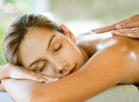 Uvoľňujúce masáže plné relaxu. Vysadnite z pracovného kolotoča a doprajte kúsok blahobytu svojej mysli, duši aj telu.