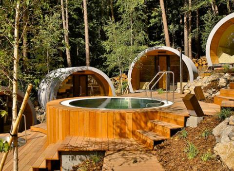 Vyberte si relax vám šitý na mieru. Populárne kúpele Zelená žaba vám ponúkajú bowling, saunový svet alebo 4-chodové menu. 