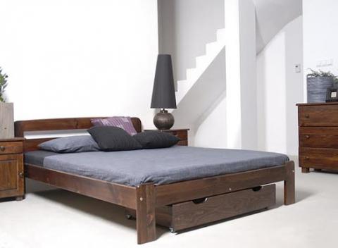 Doprajte si kvalitný spánok. Masívne postele z borovicového dreva s roštom a so zdravotným matracom vám zaručia príjemné sny.