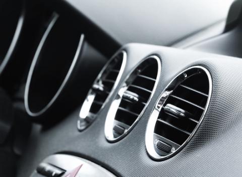Okrem starostlivosti o exteriér a interiér vášho vozidla nezabúdajte ani na klimatizáciu. Kompletný servis a dezinfekcia klimatizácie.