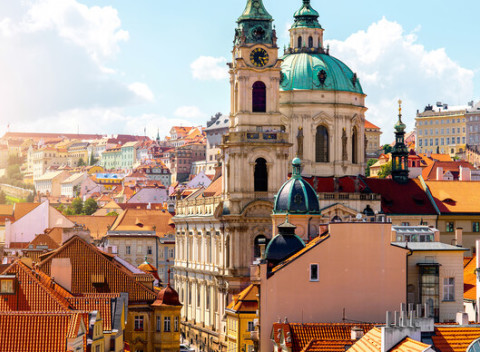 Ekologický Plaza Alta Hotel**** s raňajkami len 10 minút od centra Prahy.