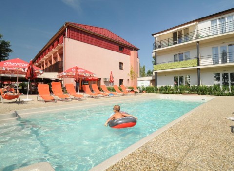 Potrebujete oddych? Tak potom určite navštívte Slnečné jazera a Wellness Hotel Relax***.