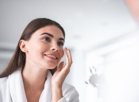 Oddiaľte proces starnutia s neinvazívnym ošetrením NEW AGE plasma care.