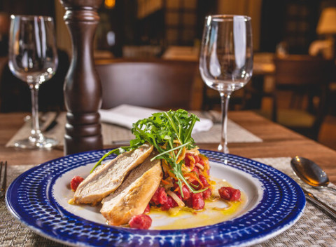 Valentínske menu v Apollo Hoteli****. Znamenité predjedlo, poctivé hlavné jedlo a lahodný dezert.