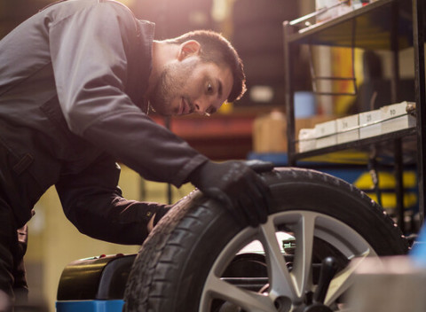 Kompletné prezutie, prehodenie kolies či kontrola podvozku či dezinfekcia interiéru a klimatizácie.