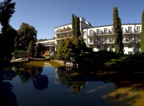 VEĽKÁ NOC v Kúpeľoch SLIAČ v hoteli Palace s plnou penziou, procedúrami a zábavným programom.