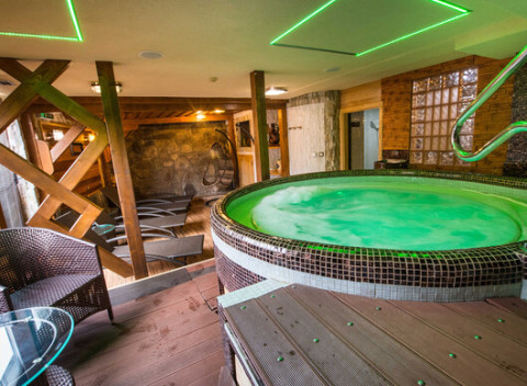 Jarná lyžovačka v Snowparadise Veľká Rača s wellness relaxom v Penzióne pri Trojičke***.