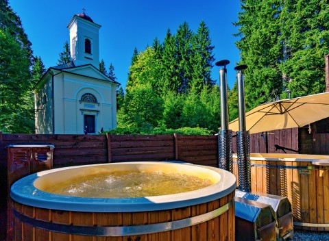 Jeseníky priamo v centre Karlovej Studánky: Hotel Džbán *** s Thermal Parkom či pivným kúpeľom.