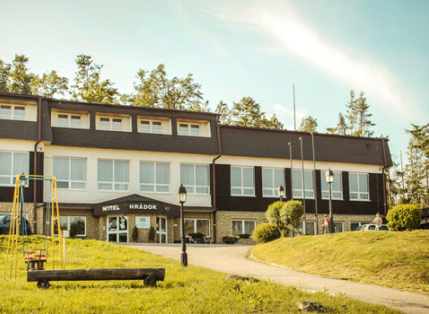 Rodinná dovolenka v horskom hoteli Hrádok*** uprostred turistického raja v blízkosti jaskýň.