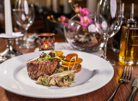 Steaky na tri spôsoby v lukratívnom prostredí Bratislavského hradu v reštaurácii Hradná Hviezda.