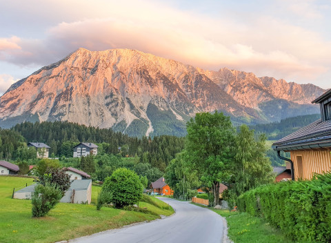 Leto v Alpách: Hotel Tauplitzerhof *** s neobmedzeným wellness, zľavovou kartou a polpenziou.