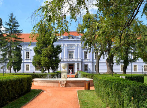 Veľká noc v krásnom prostredí Kaštieľa Mojmírovce**** s programom, wellness, masážou a polpenziou.