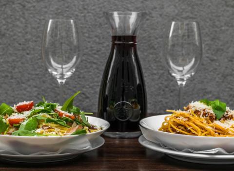 Zavŕšte romantickú prechádzku Starým Mestom príjemnou večerou vo dvojici. Cestoviny alebo lasagne na Klariskej v Da Vinci Bistro&MORE.