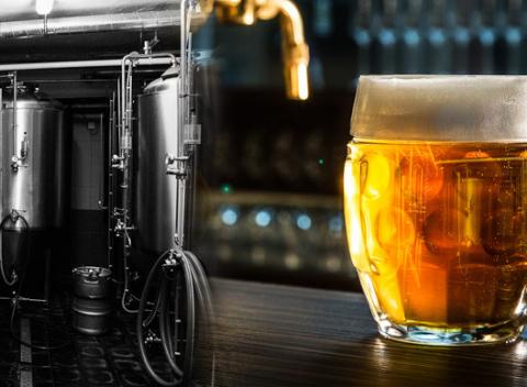 Rozmýšľate ako stráviť večer? Čo tak vziať priateľov na prehliadku pivovaru Liptovär s ochutnávkou piva a chutné jedlo z grill menu.