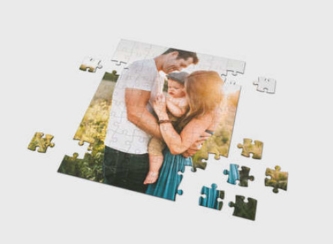 Puzzle s vlastnou fotografiou. Krabica s puzzle s priloženou predlohou na skladanie.