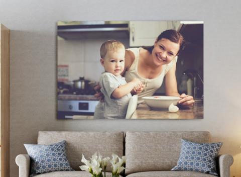 Tlač fotografií na plátno. Nemusíte svoje najkrajšie spomienky vešať na klinec doslova. Stačí si ich zavesiť na stenu.