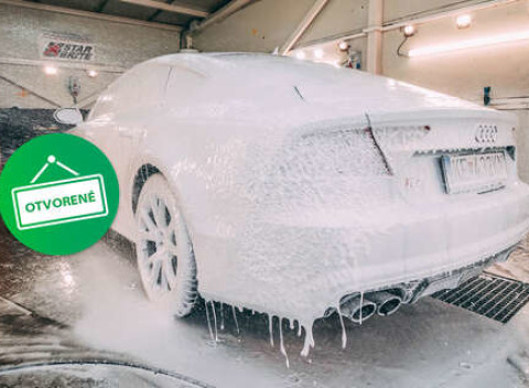 Dezinfekcia vírusov vo vozidle, šetrné ručné umytie karosérie, čistenie a vysávanie interiéru vozidla.