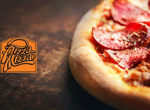 Chrumkavá pizza na donášku alebo take away z reštaurácie Pizza Mizza.