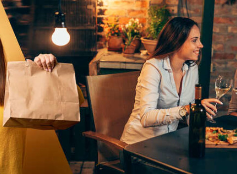 Večerné menu alebo pizza – take away z reštaurácie Jedna Báseň.