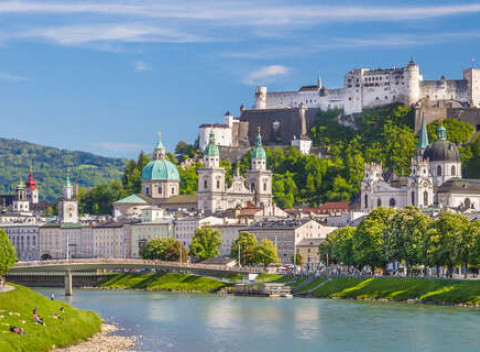Moderný hotel Wolfgang´s v Salzburgu pre 2 dospelých a až 2 deti do 17 rokov zdarma.