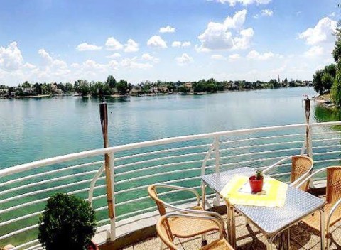 Skvelý pobyt v hoteli Zátoka Senec. Ponúka vám komfortné ubytovanie, športové a rekreačné stredisko.