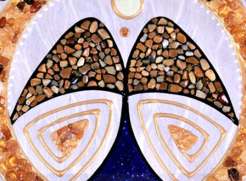 Jedinečný kúsok umenia: mandala vytvorená Ľubom Slejzákom pre vás či vášho blízkeho.