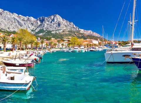 Dovolenka pri mori v obľúbenom letovisku Baška Voda, ubytovanie vo vile Santro*** s polpenziou.