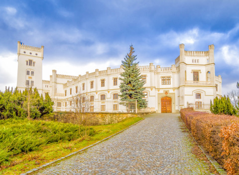 Uherský Brod blízko krásnych zámkov v Hoteli Palmira *** s polpenziou a zľavou do Aquacentra Delfín.
