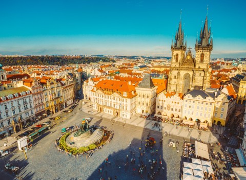 Praha neďaleko centra luxusne v Royal Court Hoteli **** s raňajkami a fľašou vína.